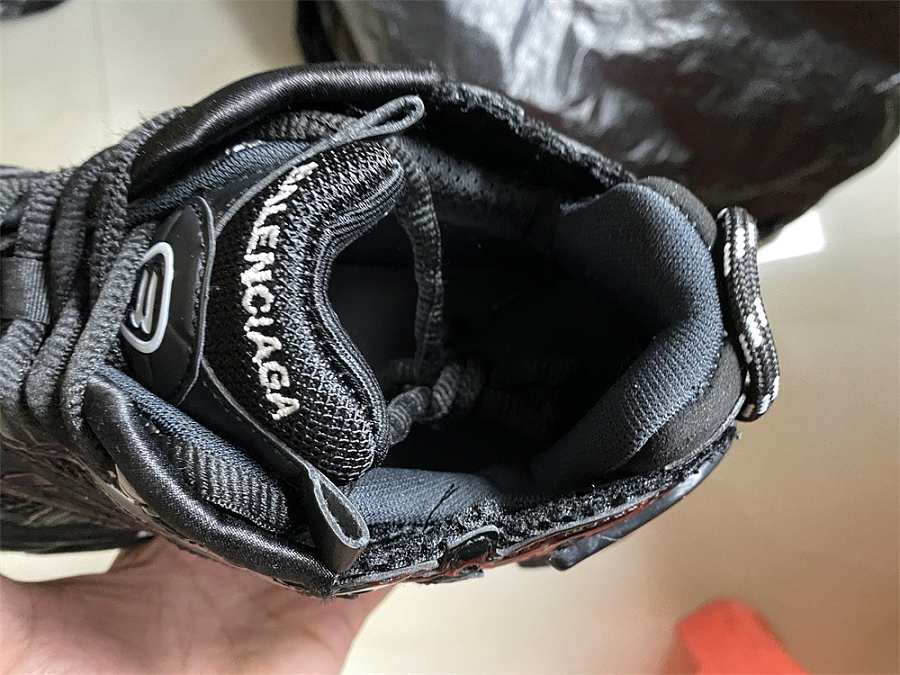 Balenciaga Runner Monocolor Kith Black 677403 W3RA9 1000 LULULIFE